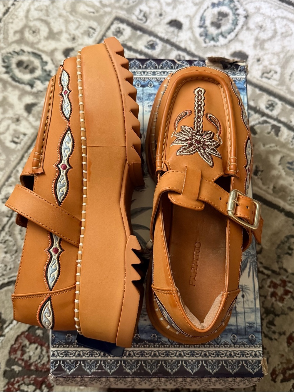 FARM RioEmbroidered Platform Loafers - Picture 4 of 5
